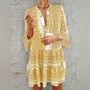 Women's NWT Luxe Yellow and White Print Drop Waist Short Dress Size Medium